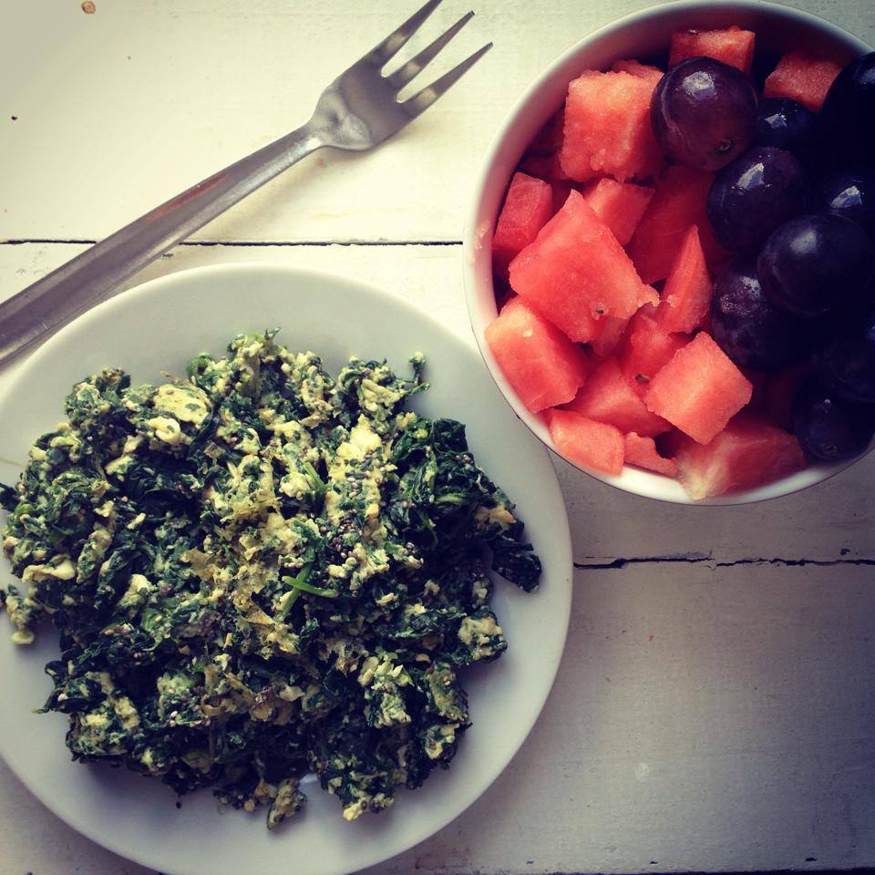Spinat-scramble! Proteinrig morgenmad – en god start på dagen